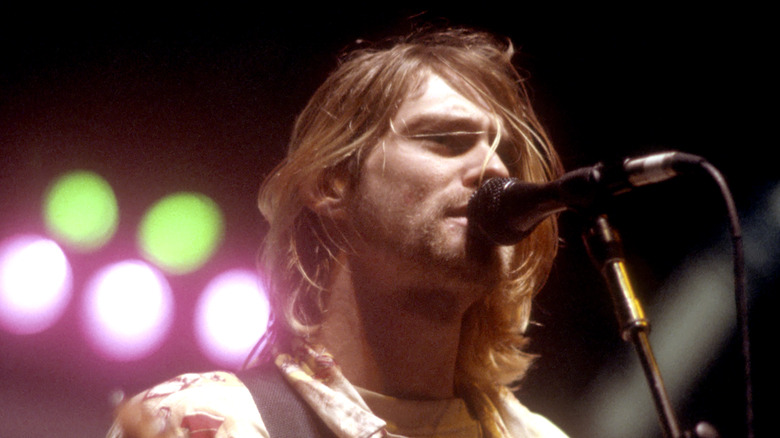 Kurt Cobain singing