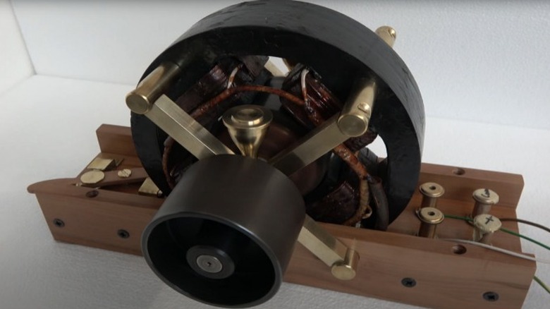Replica of Tesla's induction motor