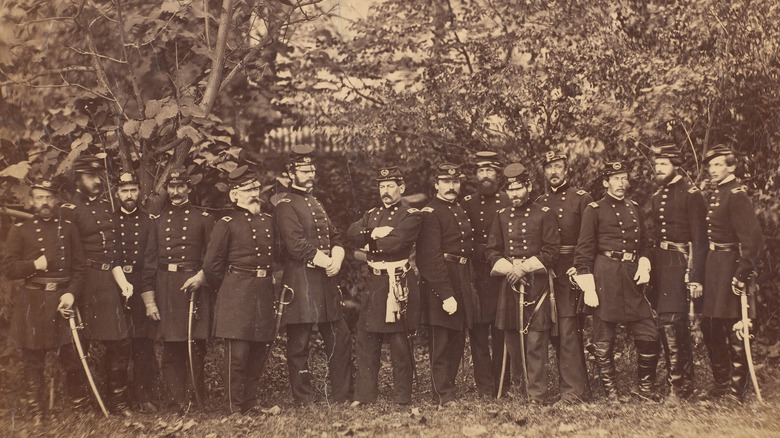 civil war soldiers lined up