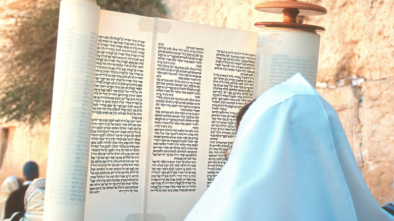 Reading Torah, Sukkot