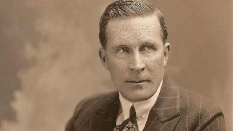 William Desmond Taylor posing