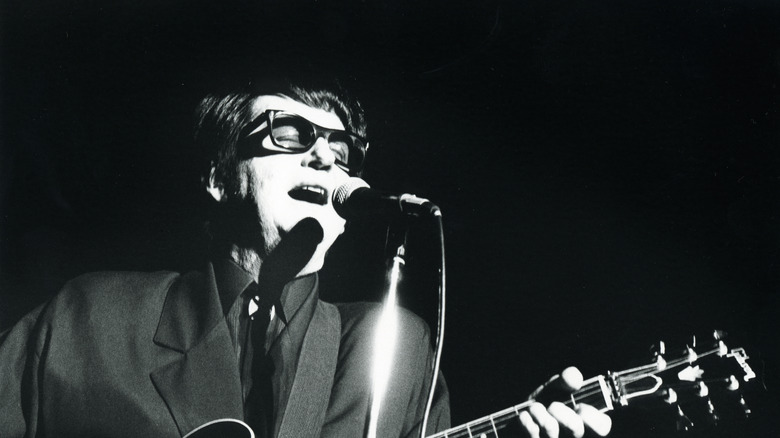 Roy Orbison sings