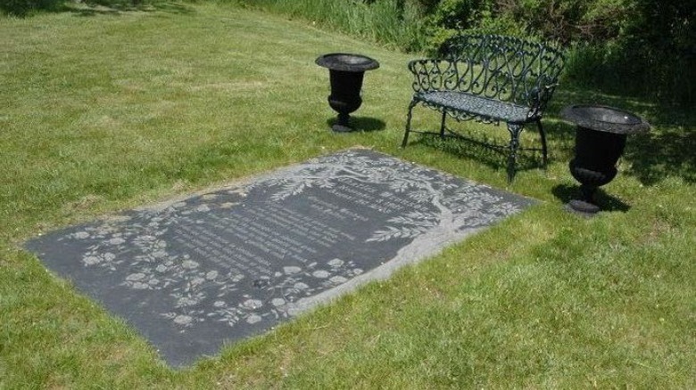 Charles Bronson's grave
