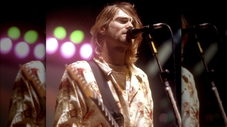 Kurt Cobain singing