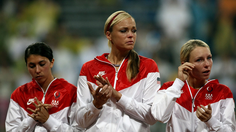 Team USA softball players look sad on the podium in 2008