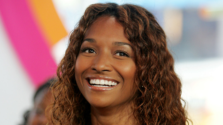 Rozonda Thomas smiling on TRL in 2005