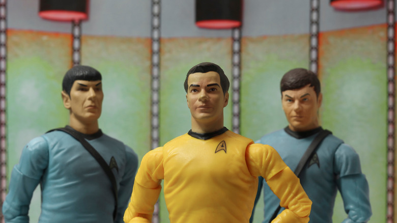 Star Trek toy characters using transporter
