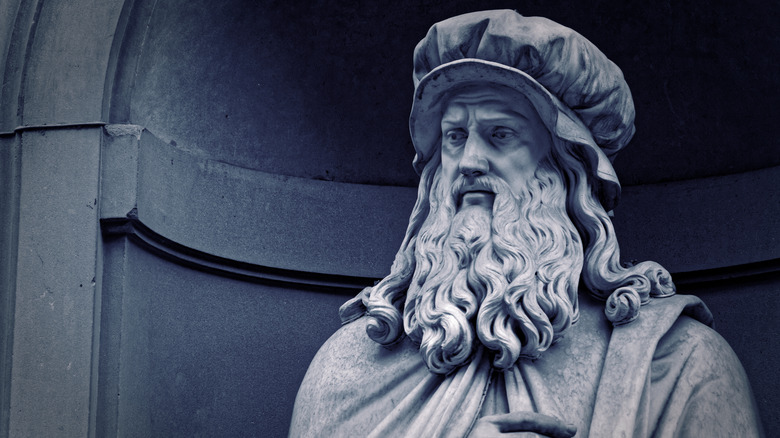 statue of leonardo da vinci